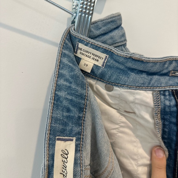BOGO Madewell Curvy Perfect Vintage Jean with raw hem - Picture 6 of 10